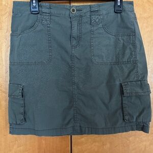 Women's CB Cargo Olive Skirt size 8